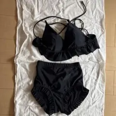 サ*フ様 ANTOS セパレート水着 ビキニ ブラック フリルのサムネイル