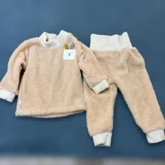 ベビーパジャマ 上下セット フワフワ、もこもこパジャマウサギワッペン付き