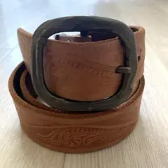 ブラウンレザー ベルト エンボス加工