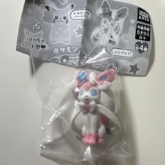 ポケモン フロッキードール　ニンフィア