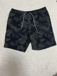 【新品】Columbia迷彩柄ショートパンツのサムネイル