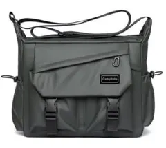 ショルダーバッグ メンズ A4 大容量 防水バッグ 人気 肩掛けカバン 斜めがけ