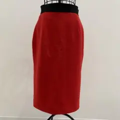 タイトスカート　赤