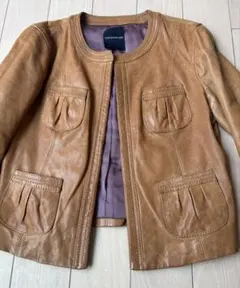 トゥモーローランド　短め革ジャケット　かわいい　おしゃれ　Sサイズの方へ