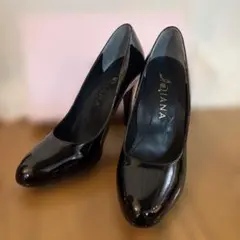 DIANA エナメルパンプス ブラックのサムネイル