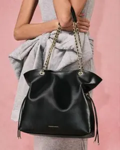 〈新品〉CHARLES & KEITH アリヤトートバッグ 黒