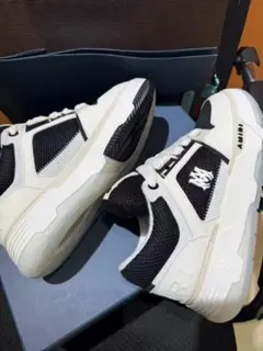 アミリ ホワイト/ブラック スニーカー メンズ レディース 人気 靴