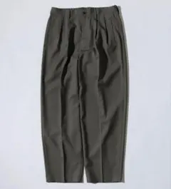 テーパードスラックス