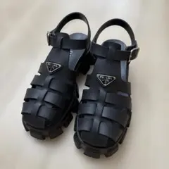 新品 26ss PRADA プラダ モノリスラバーサンダル ブラック - メルカリ