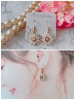 ハンドメイド ❤︎ お花 苺 ♡ ビジュー ピアス風 イヤーカフ ♡ ハンドメイド ❤︎ お花 苺 ♡ ビジュー ピアス風 イヤーカフ