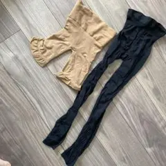 ベージュと黒のストッキングセット