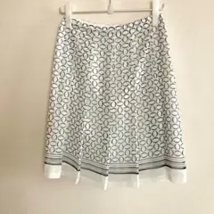 美品 コムサイズム フレアスカート 白 黒 ひざ丈 上品 きれいめ S 春夏
