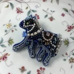 ビーズ刺繍ブローチ☆紺色の馬☆ハンドメイドアクセサリー♡♡開運 干支 午年