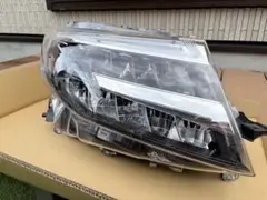 ダイハツムーヴ　LA850S 左ヘッドライト　81150B2C50 ダイハツムーヴ LA850S 左ヘッドライト 81150B2C50 - メルカリ