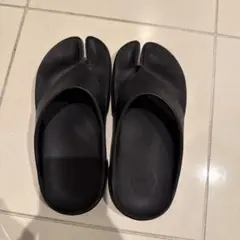 アパルトモン paes PARENTHESIS ブラック トングサンダルのサムネイル