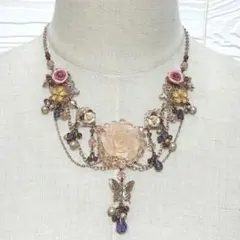 大人気❣️axes femme 超豪華 大薔薇と蝶のネックレス フラワーモチーフ
