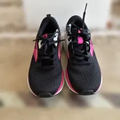 BROOKS Ghost 13 黒/ピンク スニーカーのサムネイル