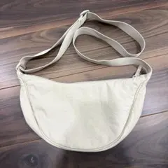 【美品】ユニクロ　ラウンドミニショルダーバッグ ナチュラル　アイボリーホワイト白
