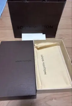 LOUIS VUITTON 空箱とショッパー