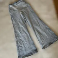 ライトブルーフレアデニムパンツ