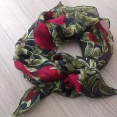 お値下げ！美品 ROPE スカーフ シルクシフォン バラ柄 80cm角