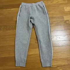 UNIQLO グレー サイドライン140サイズ ドライスウェットパンツ