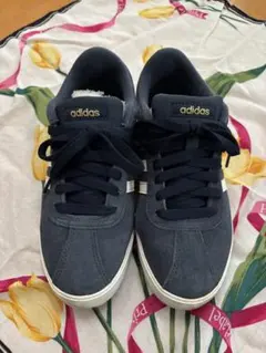 adidas スニーカー ネイビー