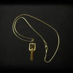 プレイボーイ 鍵モチーフ ネックレス ゴールドトーン - メルカリ