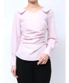 【新品、タグ付き】スキッパータックカシュクールブラウスのサムネイル