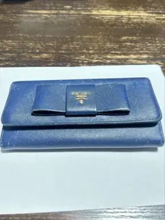 ￼値下げ可能　気軽にコメント PRADA 青 リボン付き 長財布