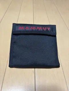 MAMMUT マムート 二つ折り財布 ブラックのサムネイル