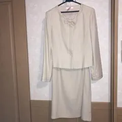 ピンクベージュ リボン付きスカートスーツ　KETTY 入園式　入学式