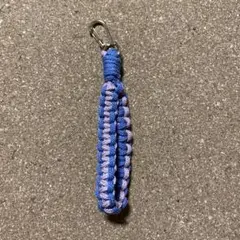 パラコード編み込みストラップ チャーム青ピンク