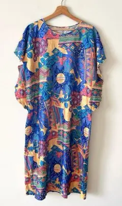 レトロ ポップ 総柄 ロングワンピース フリル袖 ゆったり 派手 ヴィンテージ感のサムネイル