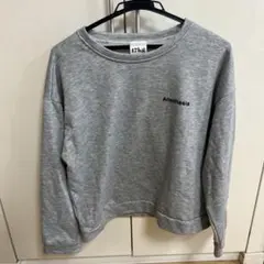 グレー トレーナー