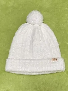 ホワイト ニット帽 ポンポン付き