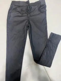 レザー風 黒スキニーパンツ