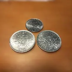 1975年 1フラン　5フラン 硬貨 フランス共和国のサムネイル