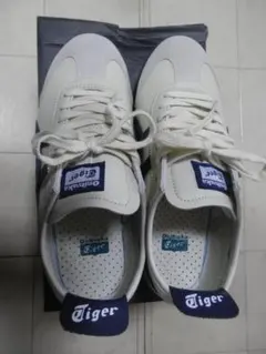 ★Onitsuka Tiger スニーカー ホワイト/ネイビー/中古美品★