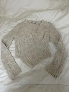 ZARA アシンメトリークロップドニット セーター ショート丈 Vネック ザラ