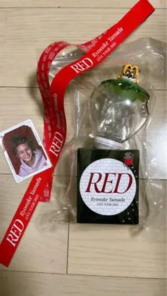 山田涼介　 RED ペンライト　銀テ&ビジュアルカード付き