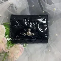 VivienneWestwoodエンボス加工の黒い三つ折り財布