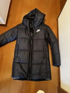 Nike ブラック ダウンジャケット フード付き