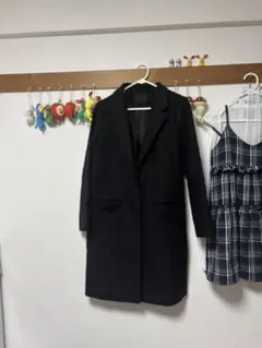 黒いチェスターコート