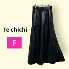 テチチ グロッシーレザーライクフレアスカート　レザースカートブラック 合成皮革