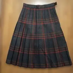 ウール100% グレーと赤のチェック柄プリーツスカート 69