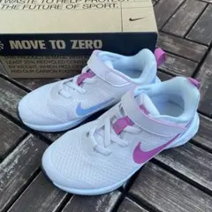 新品　Nike キッズスニーカー ホワイト/ピンク/ブルー　17cm