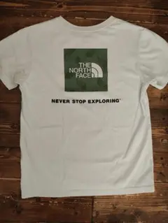 THE NORTH FACEグラフィックTシャツ　プリント文字カーキ色150cm