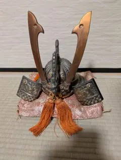 武者兜「鹿の角」・「三日月型」金属製 兜飾り 角付き 中型・端午の