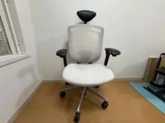 オカムラ　コンテッサ　ヘッドレスト付き